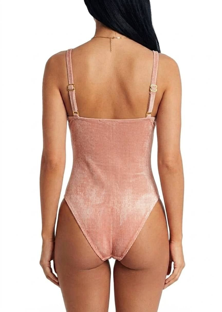 SHEIN Elegant Ribbed One-Piece Swimsuit with Belt - Dusty Pink Beachwear