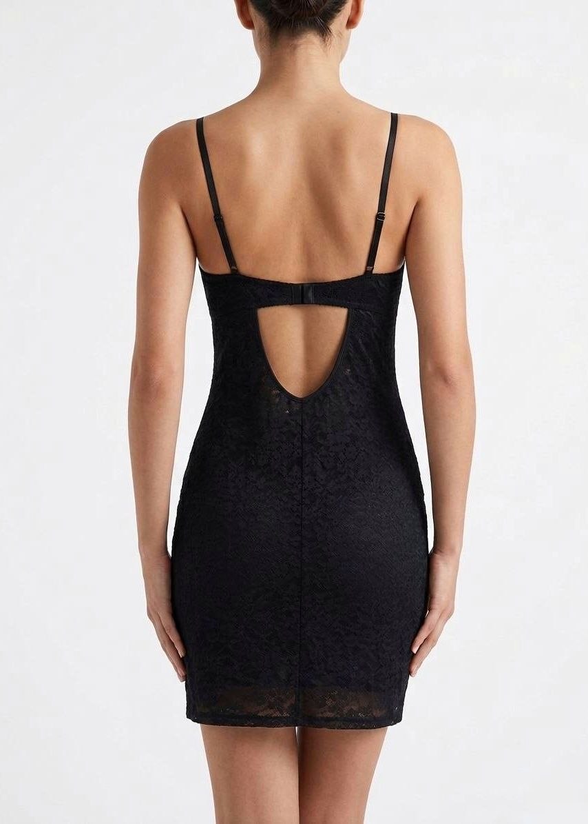 Elegant Lace Padded Nightdress – Classic Black