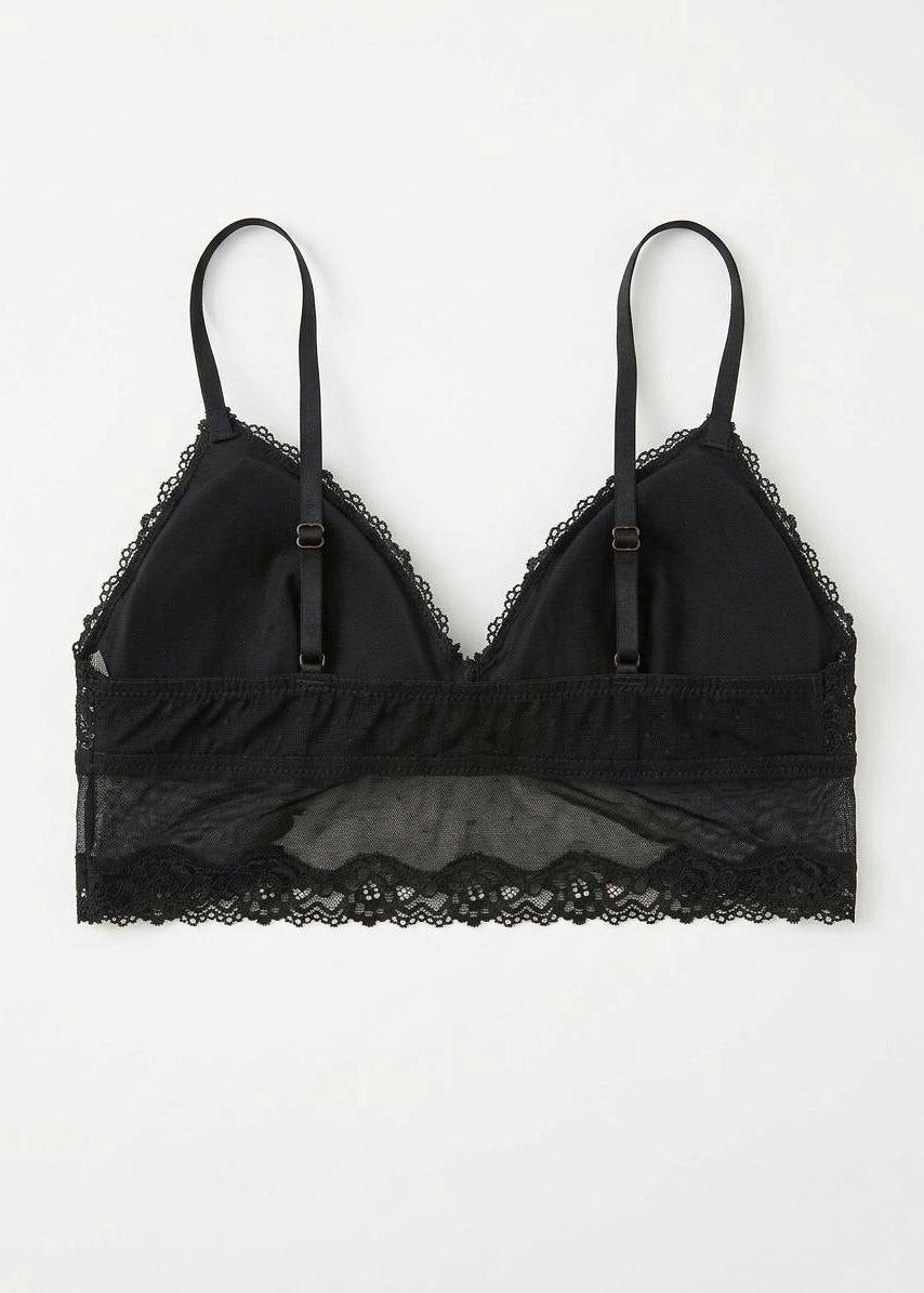 Sleek Seamless Bralette with Removable Pads – Classic Black